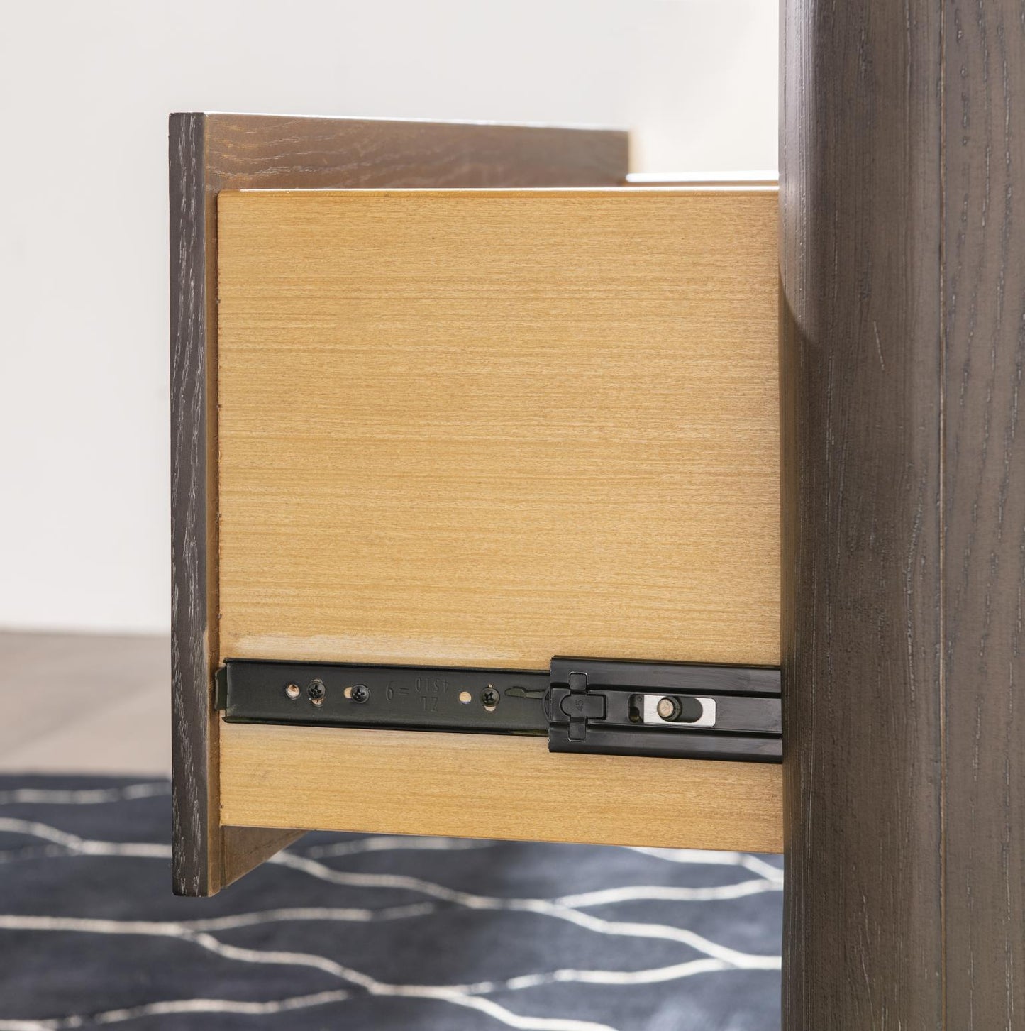 Horizons - 5 Drawers Chest - Deep Sable