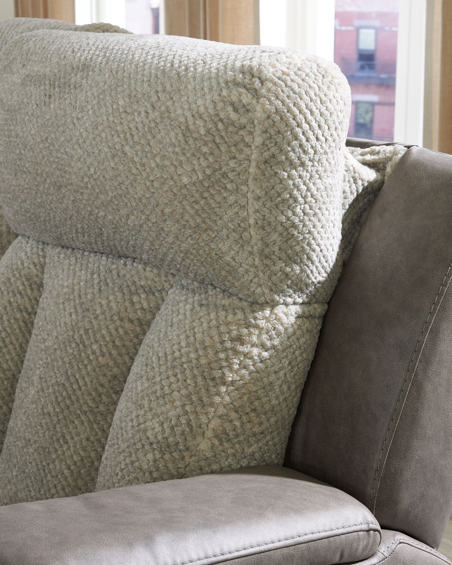 WhipLash - Power Reclining Loveseat With Console / Adj Headrest - Sisal