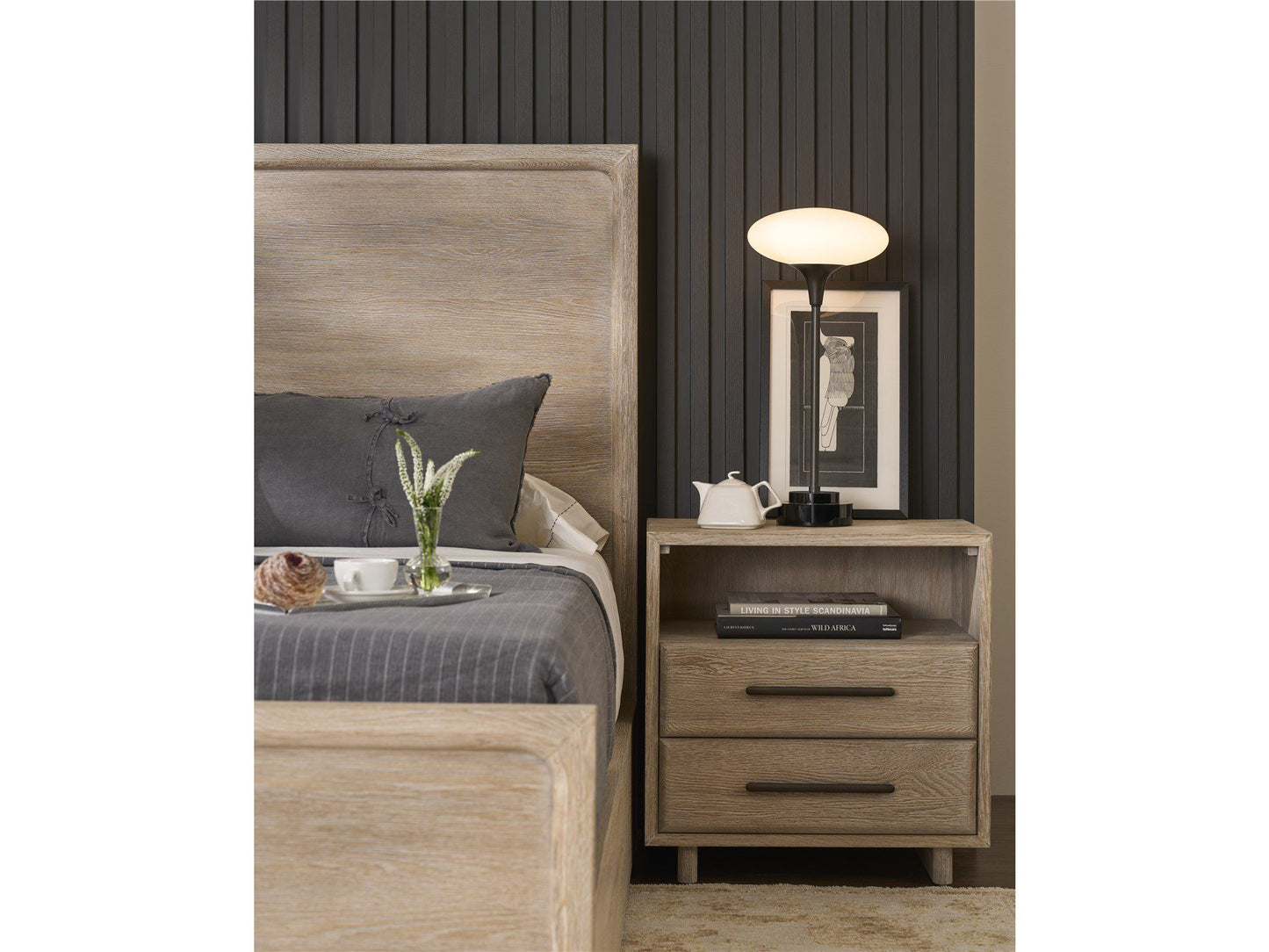 Modern - Panel Bed