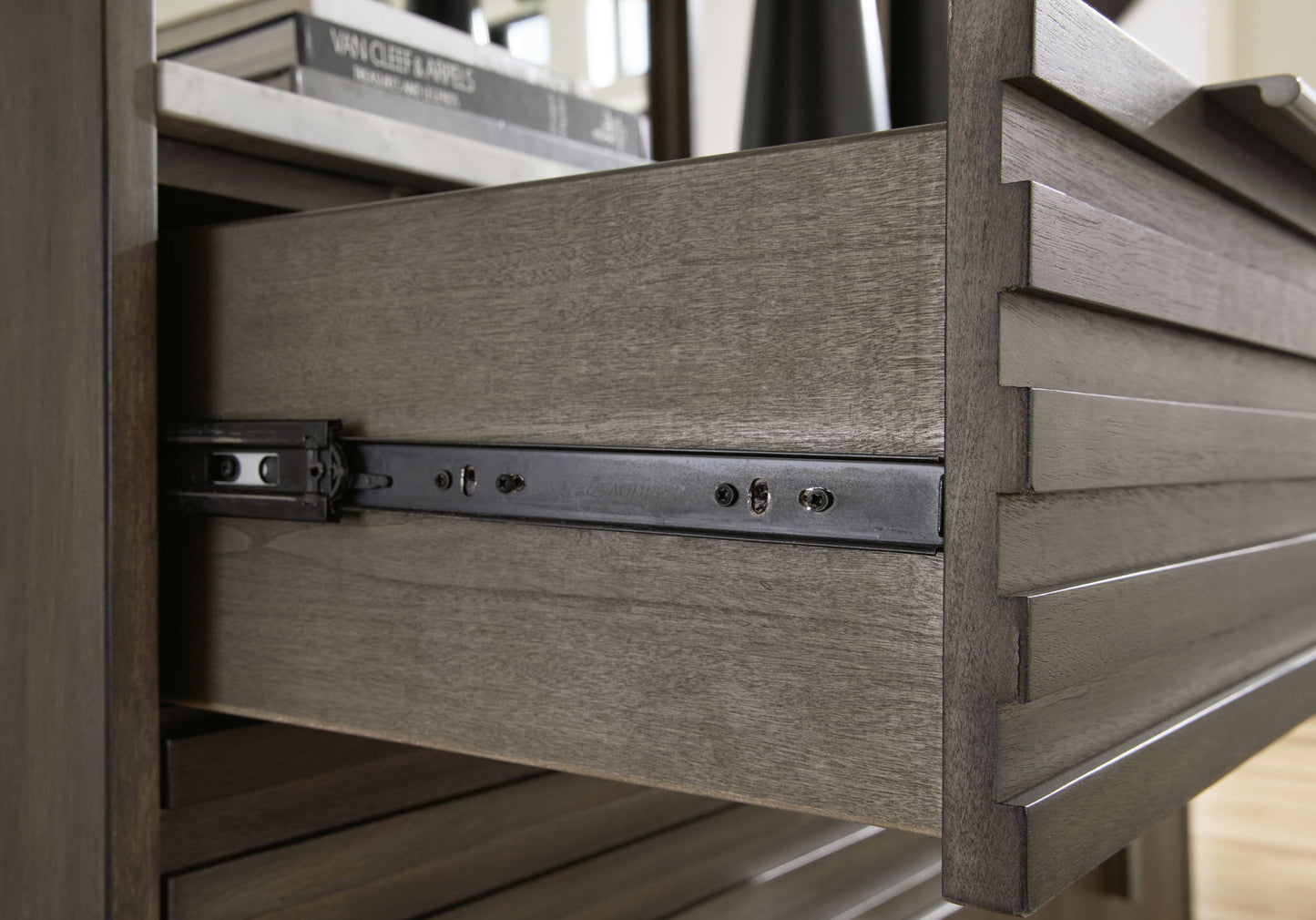 Arkenton - Five Drawer Chest - Grayish Brown / White