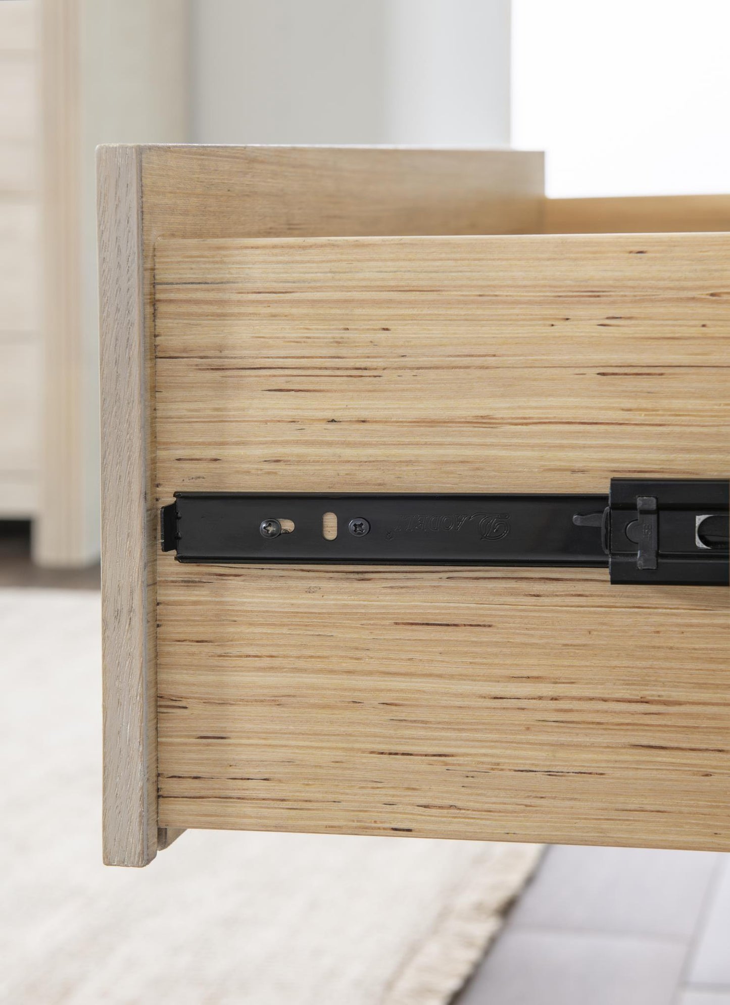Horizons - 5 Drawers Chest - Soft Taupe