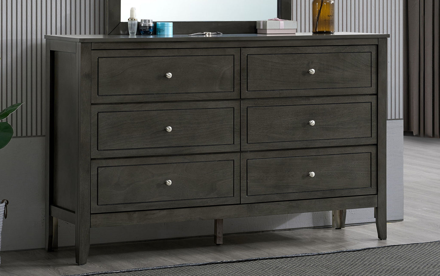 Daniel - Dresser