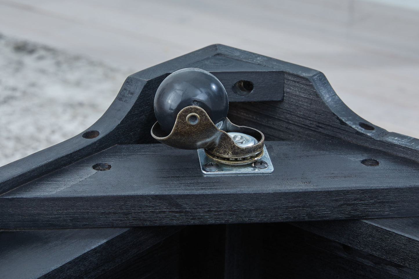 Wildenauer - Lift Top Cocktail Table - Brown / Black