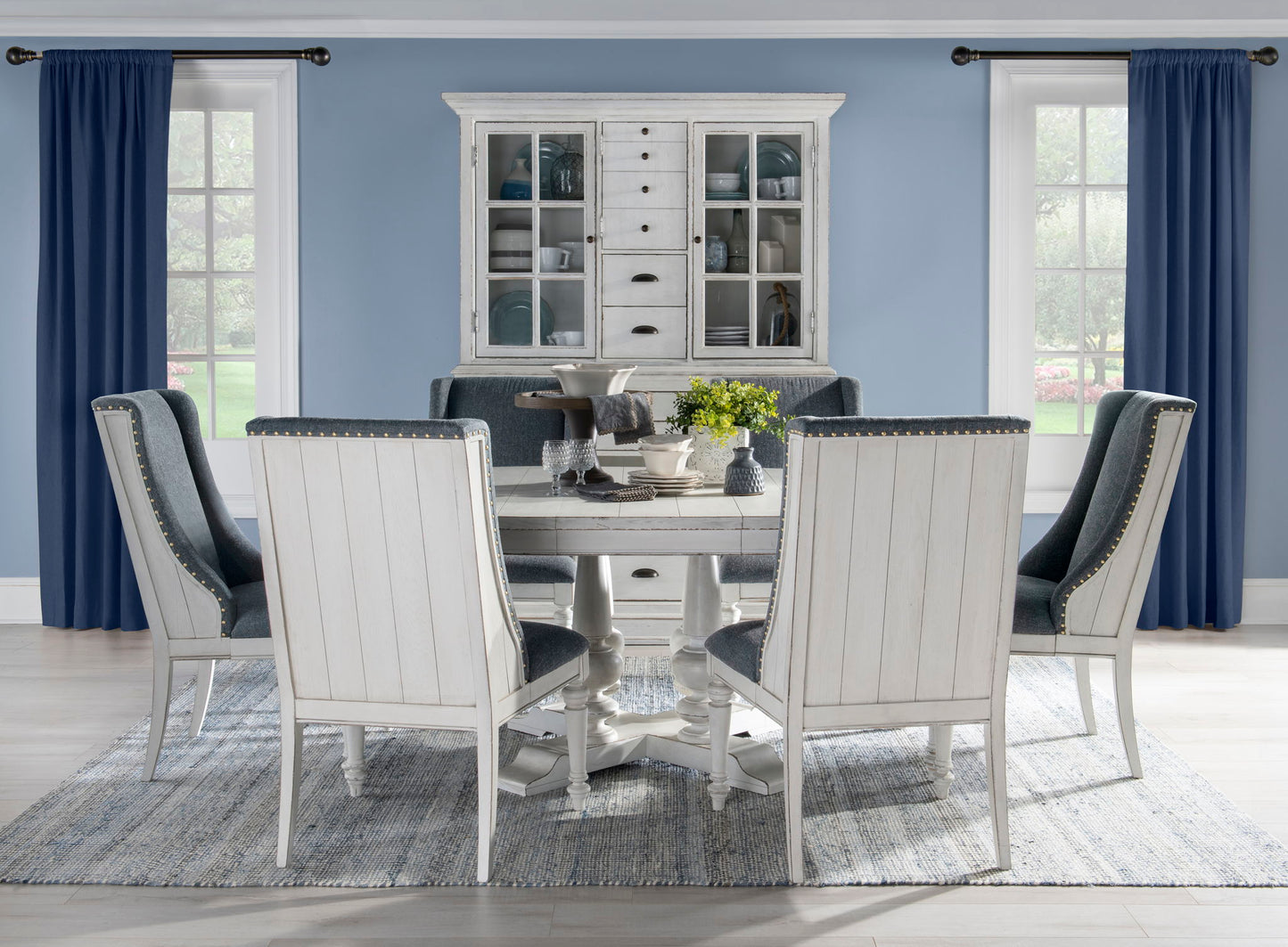 Cottage Park - Complete Round Table - White