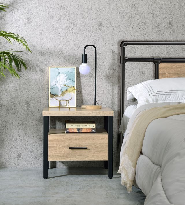 Yawan - Accent Table - Oak & Black
