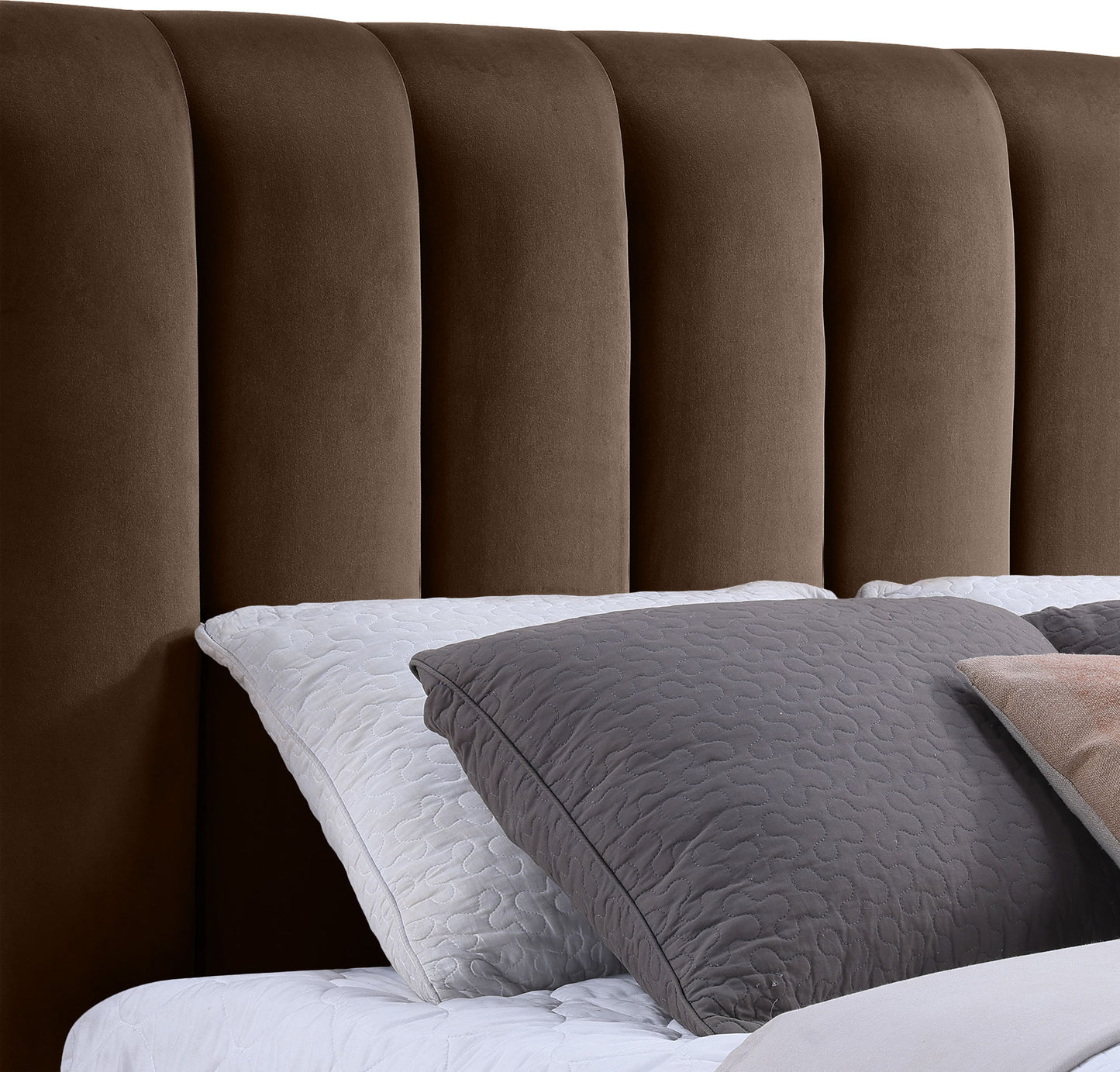 Amara - Velvet Bed