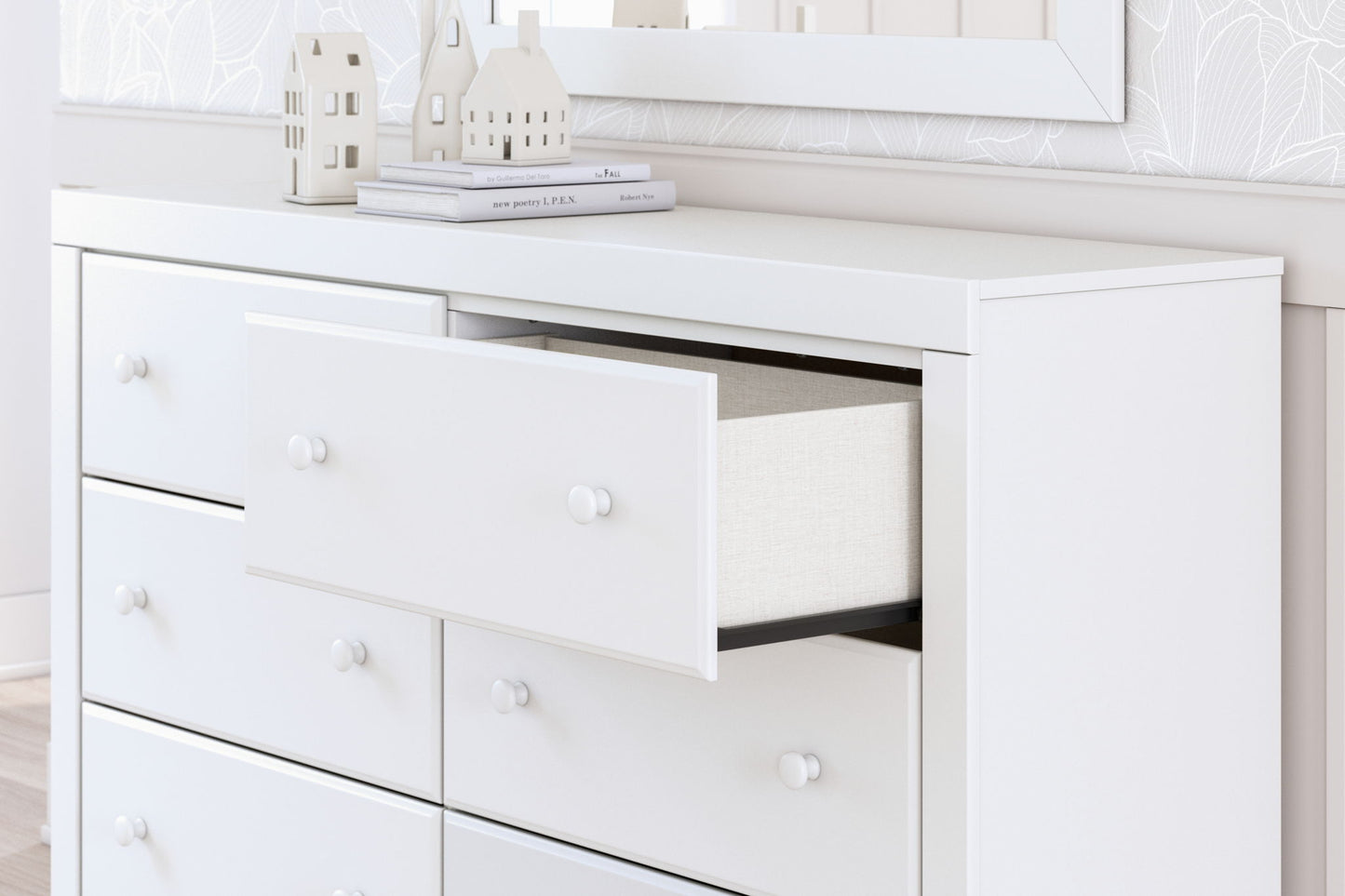Mollviney - Six Drawer Dresser - White