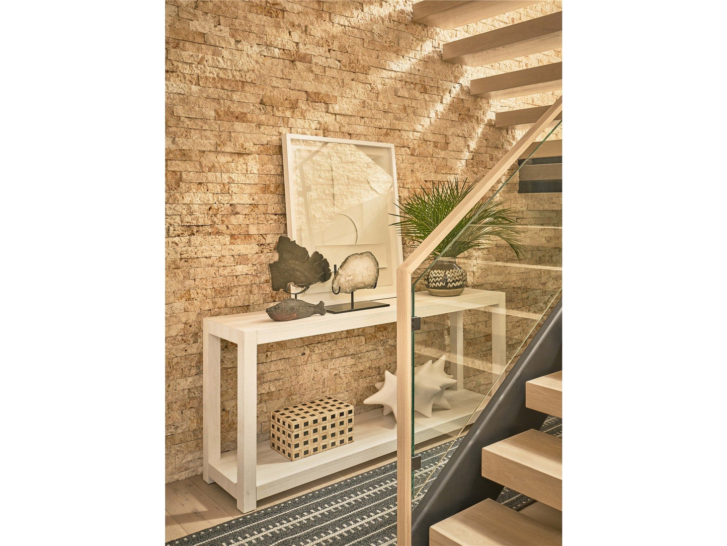 Weekender Coastal Living Home / Hermosa - Table