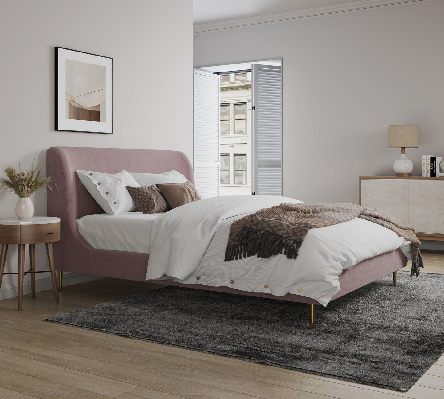 Manhattan Heather - Bed With Gold Legs