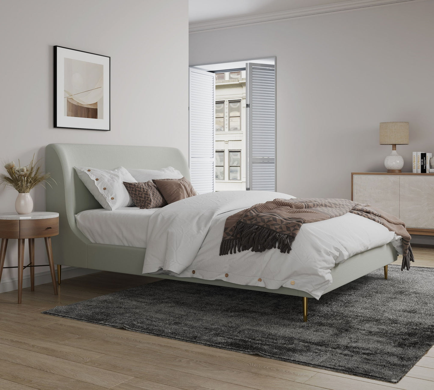 Manhattan Heather - Bed With Gold Legs