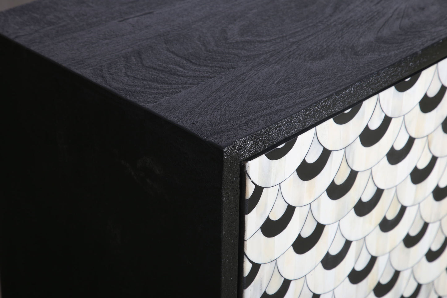 Klaus - Server - Black Mango