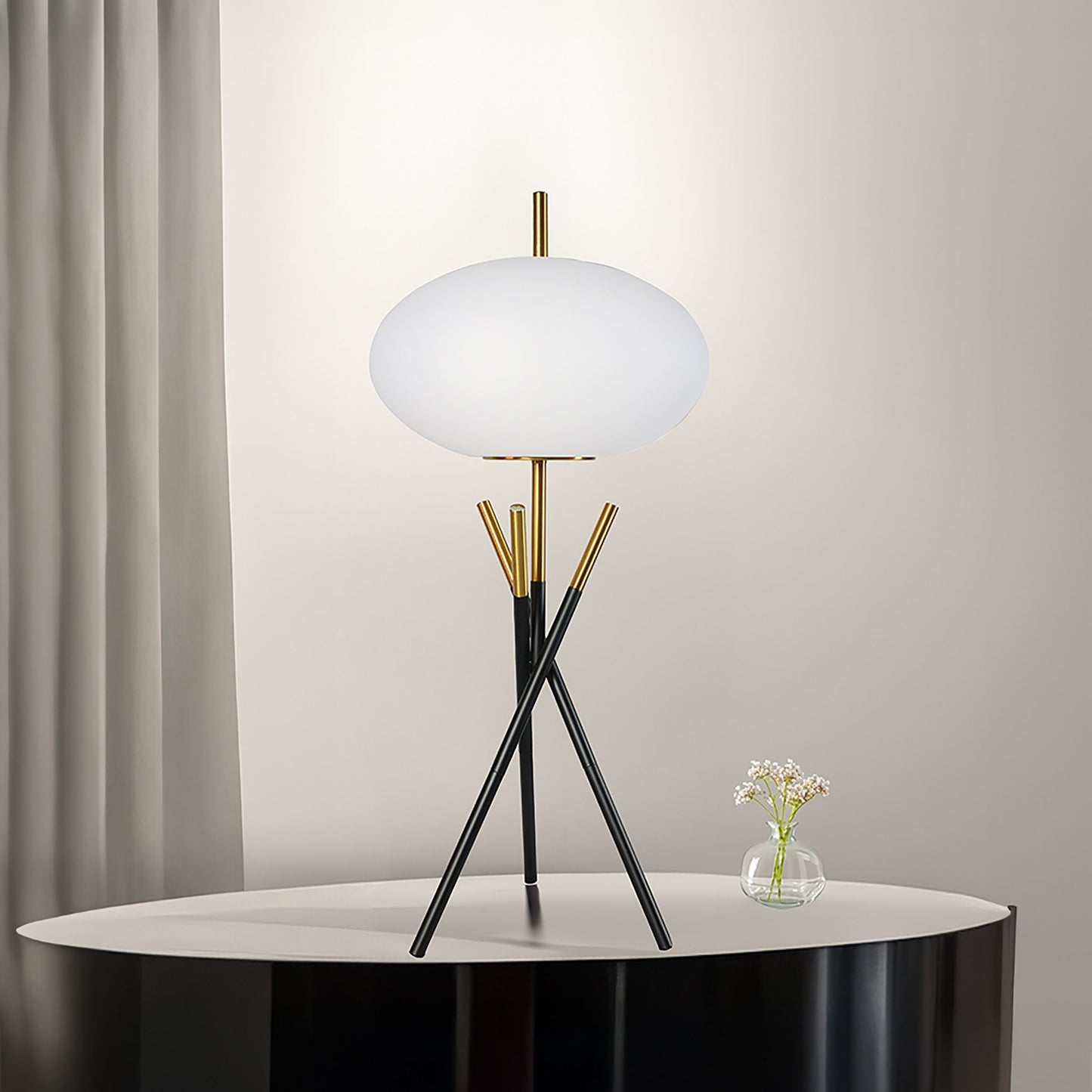 Table Lamp - Black / Gold