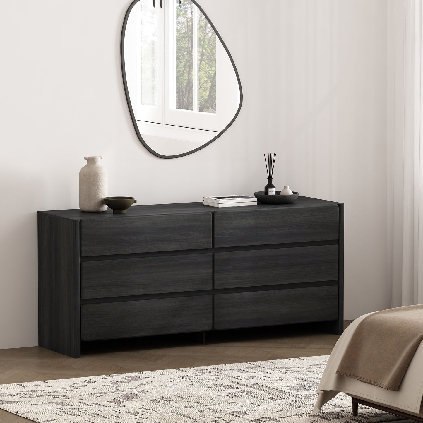 Manhattan Linda - Dresser