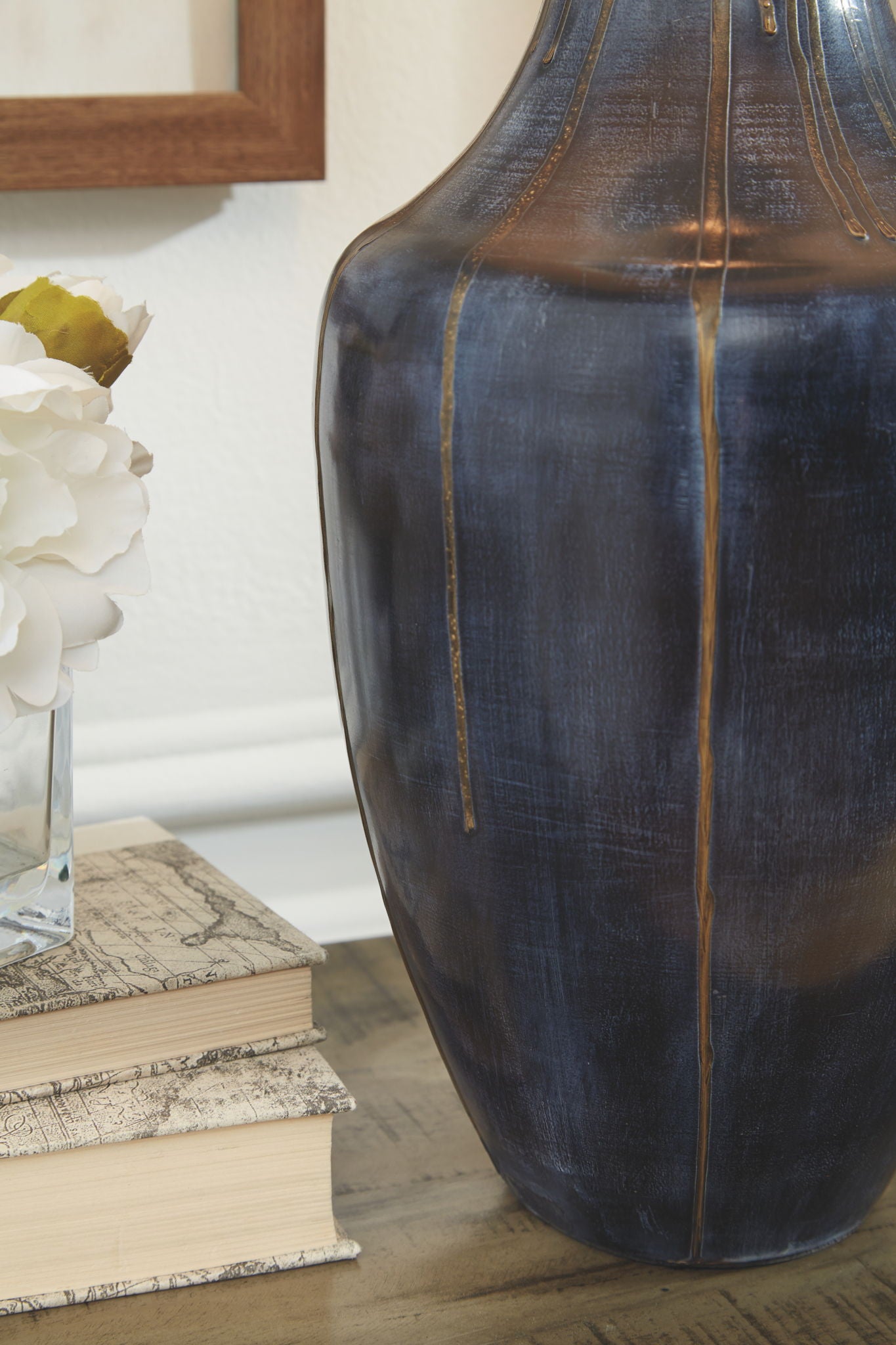 Evania - Metal Table Lamp  - Indigo