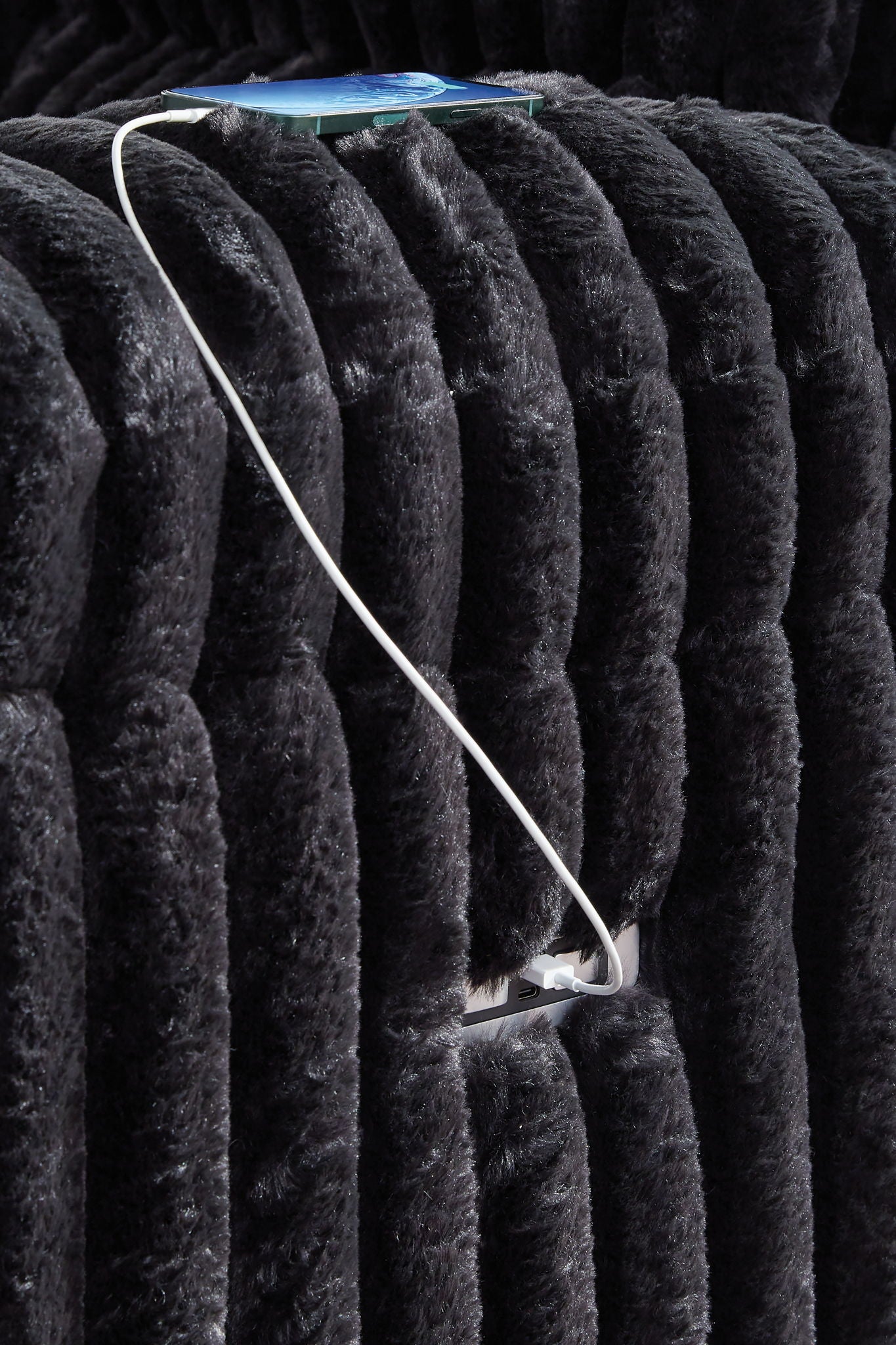 Rhine Falls - Zero Wall Power Recliner - Onyx