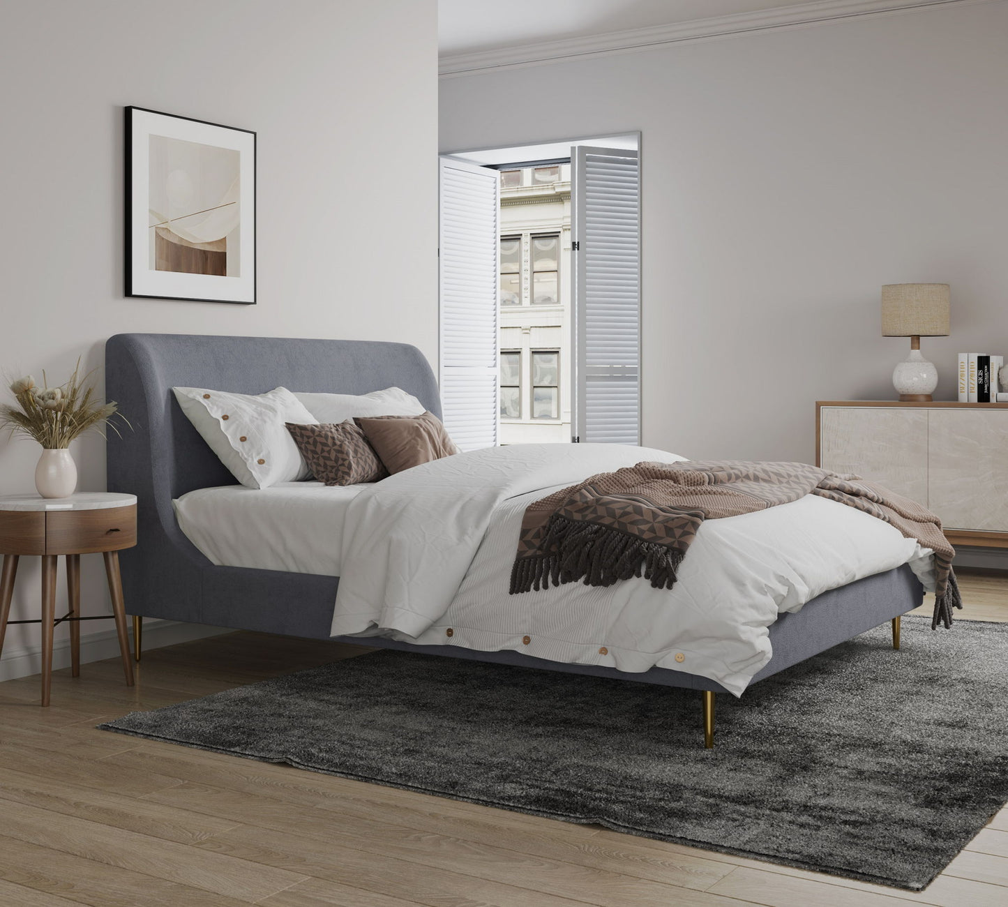 Manhattan Heather - Bed With Gold Legs