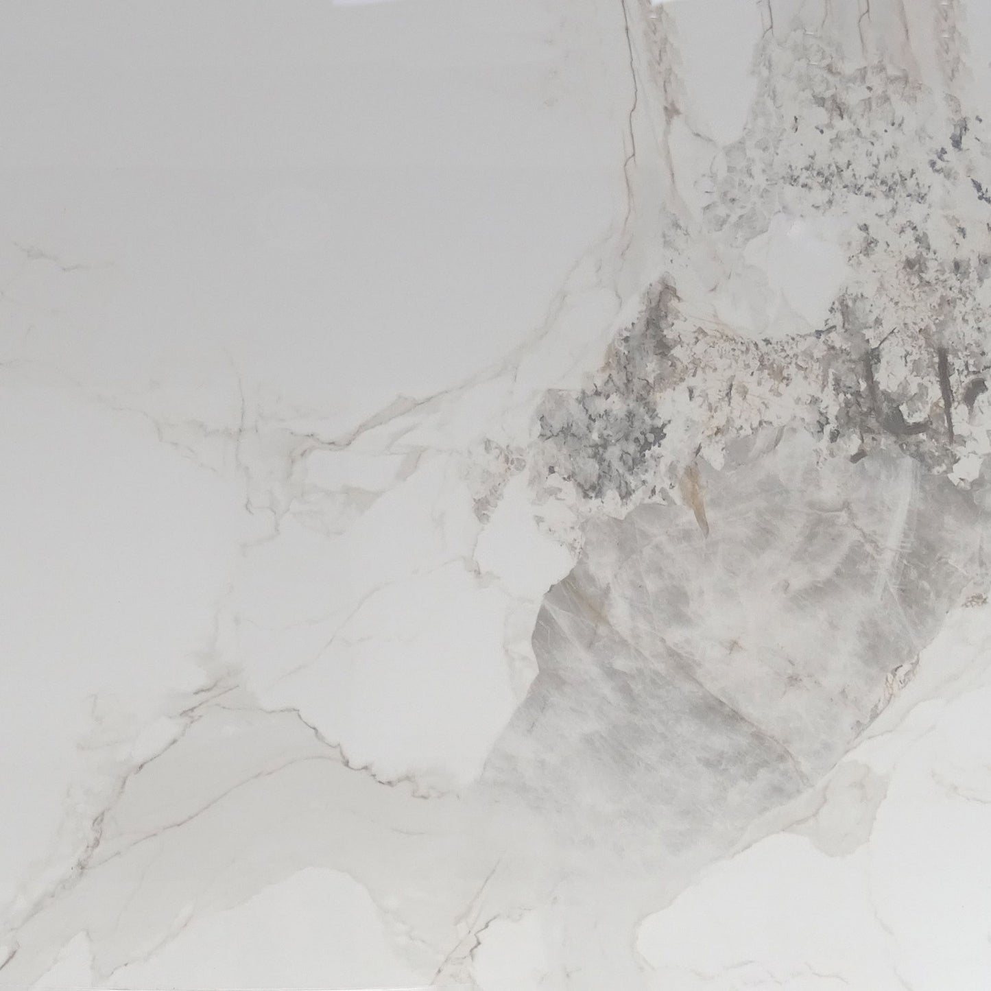 Nooka - Dining Table - White / Natural