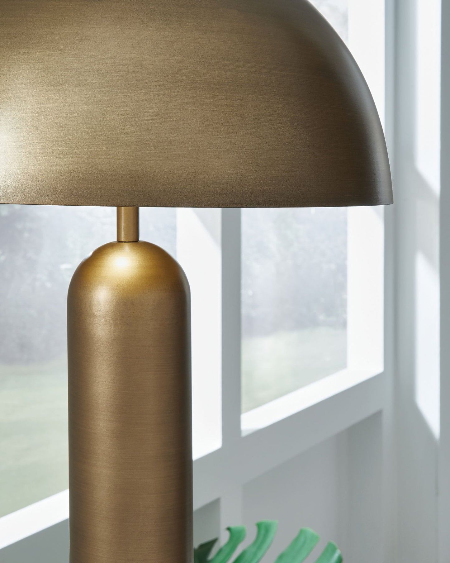 Wendfield - Metal Lamp