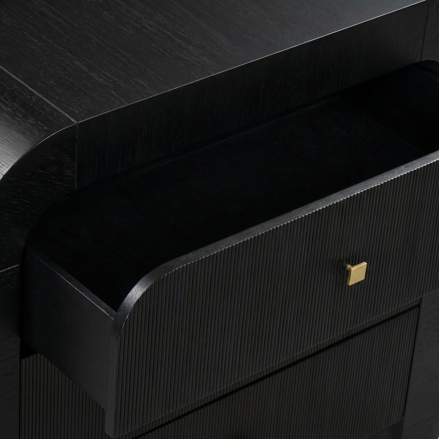 Hump - Bedside Chest