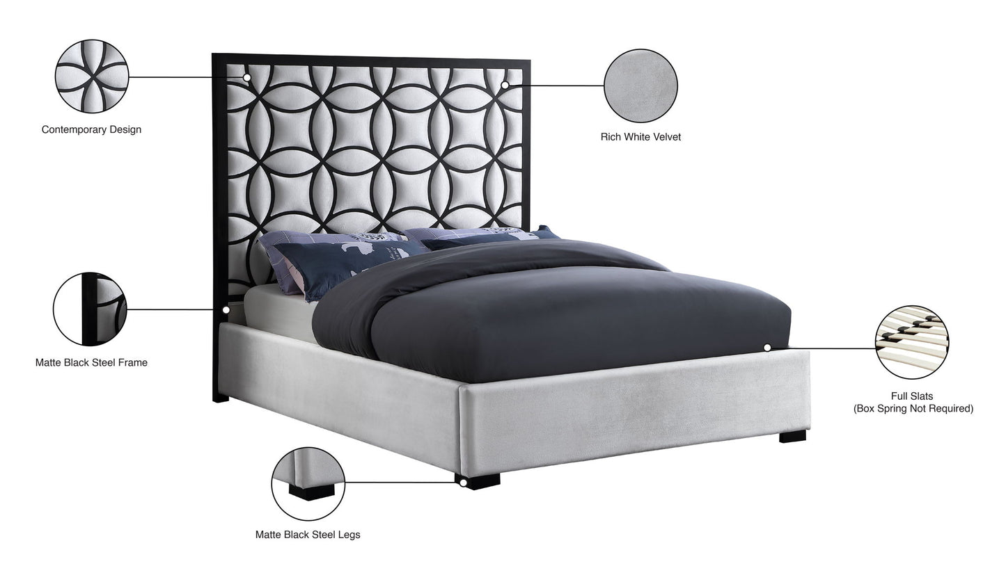 Taj - Bed
