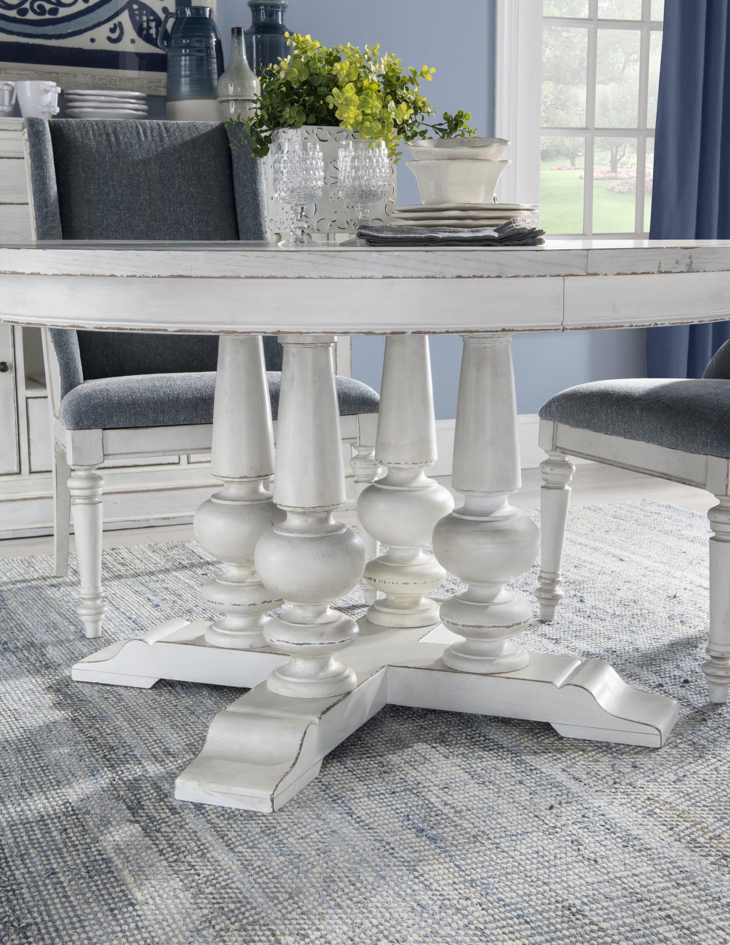 Cottage Park - Complete Round Table - White