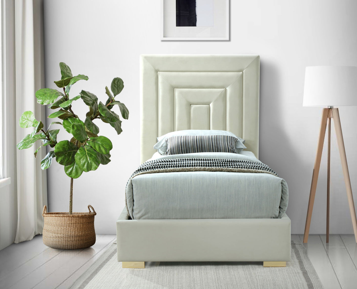 Nora - Bed