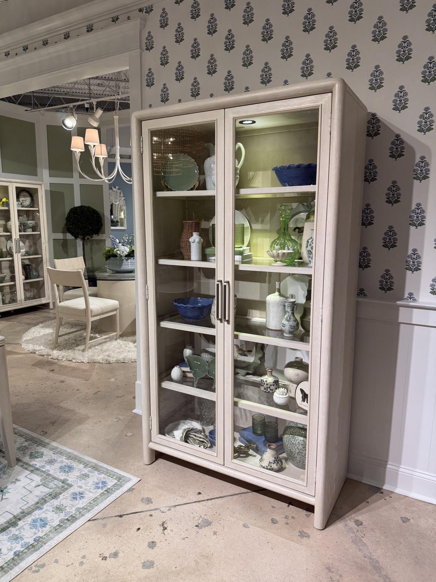 Maren - Display Cabinet