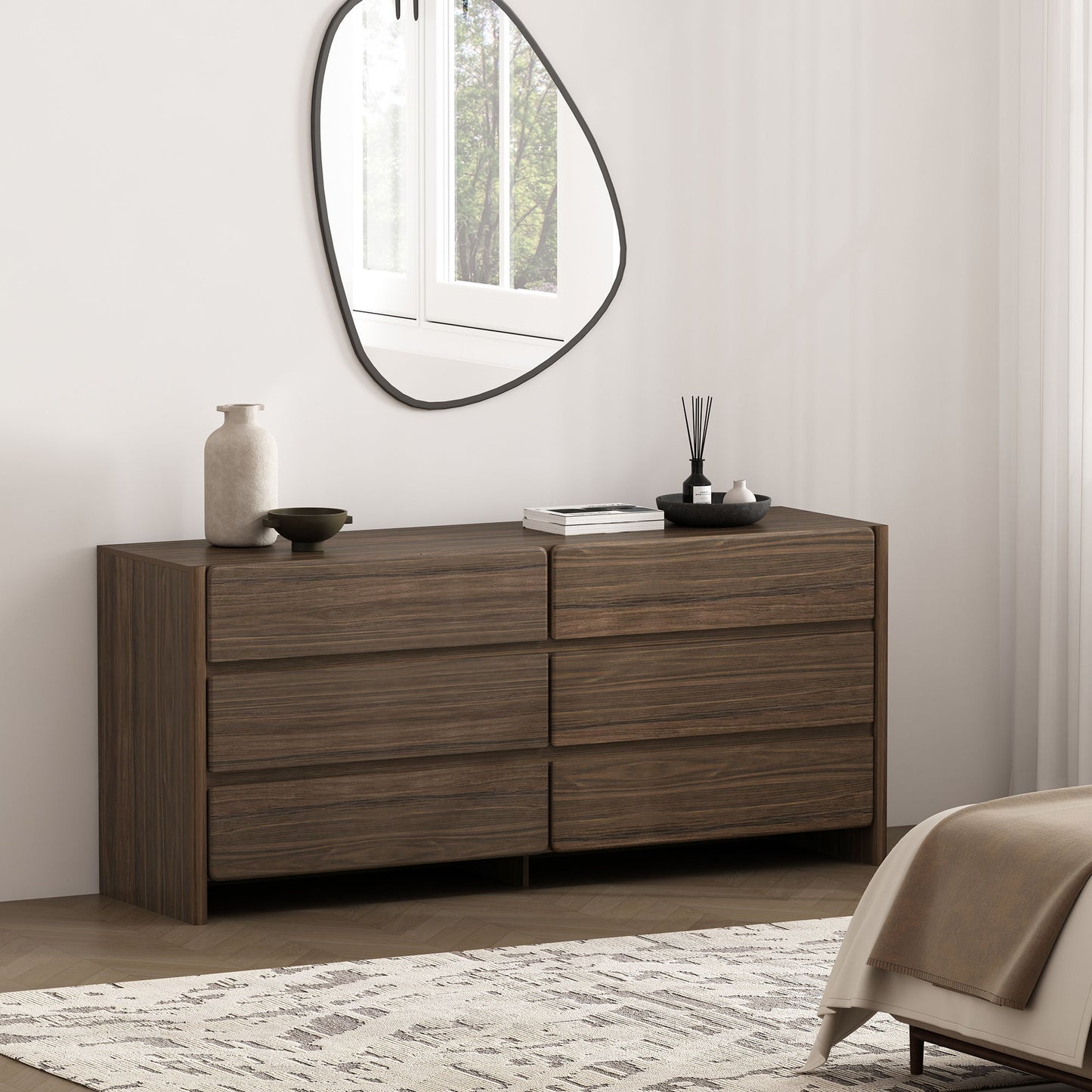 Manhattan Linda - Dresser