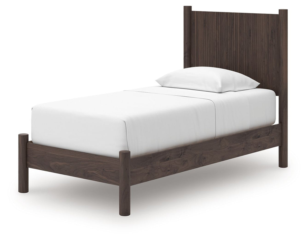 Pamytta - Panel Platform Bedroom Set