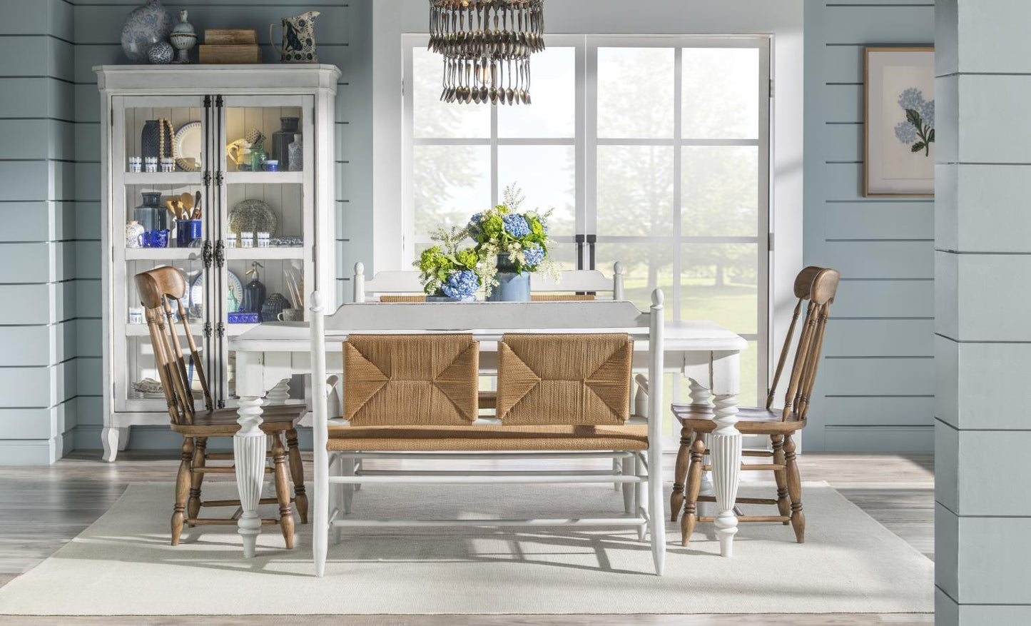 Vintage Market - Rush Seat Bench - Picket Fence