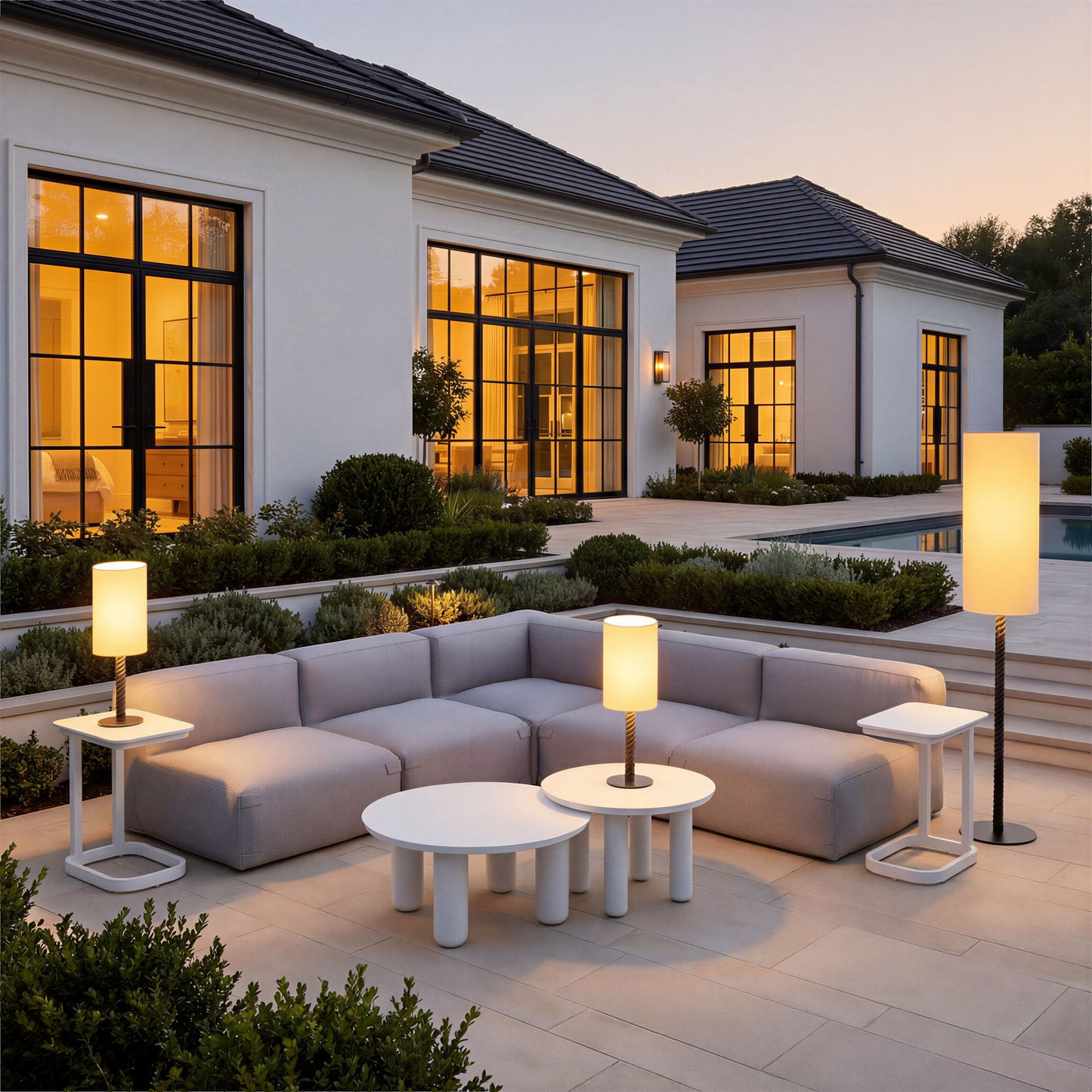 Friss - Outdoor End Table