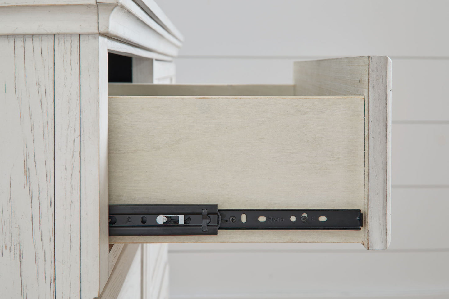 Robbinsdale - One Drawer Night Stand - Antique White