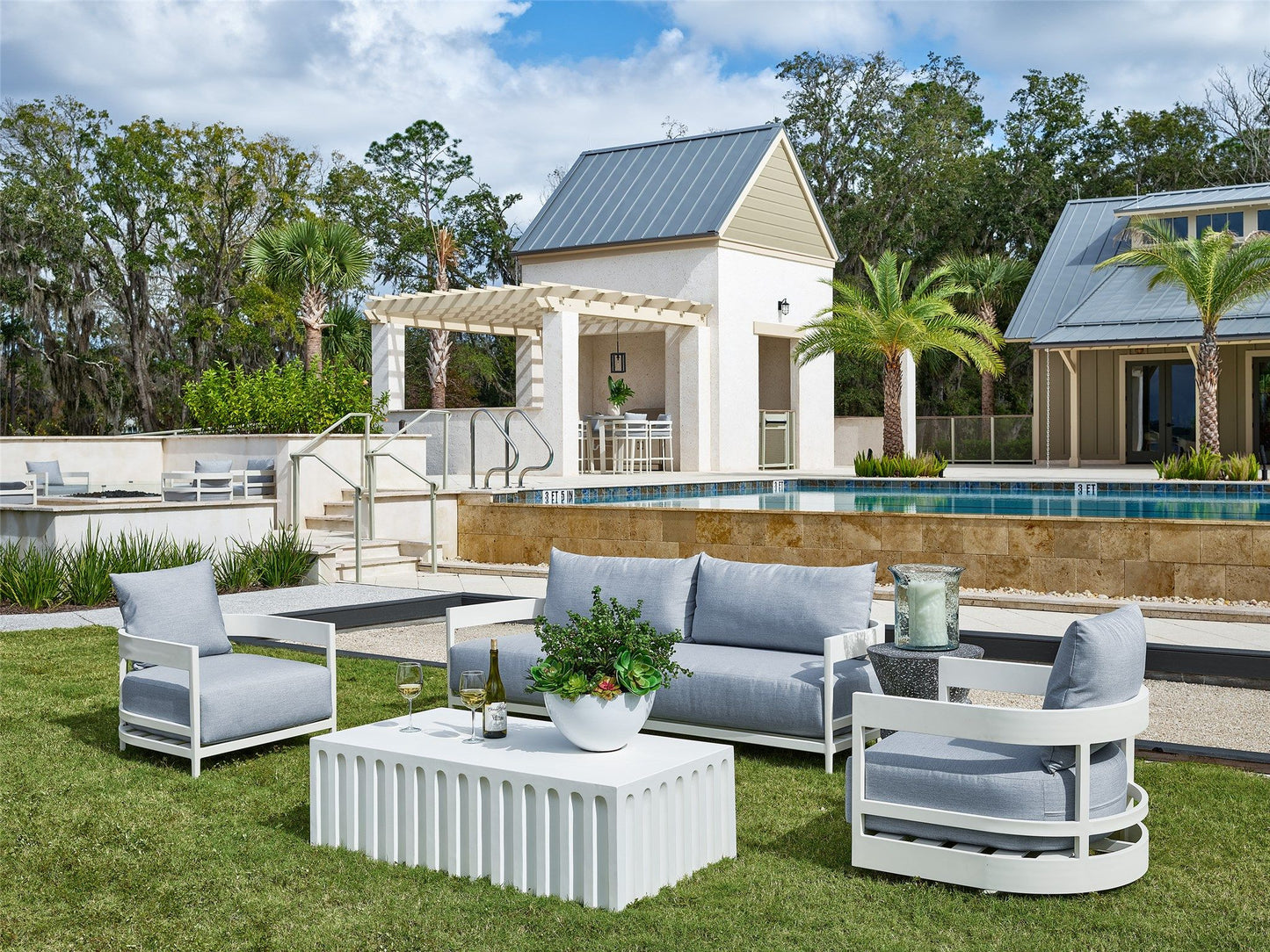 Coastal Living Outdoor / Edisto - Cocktail Table - White