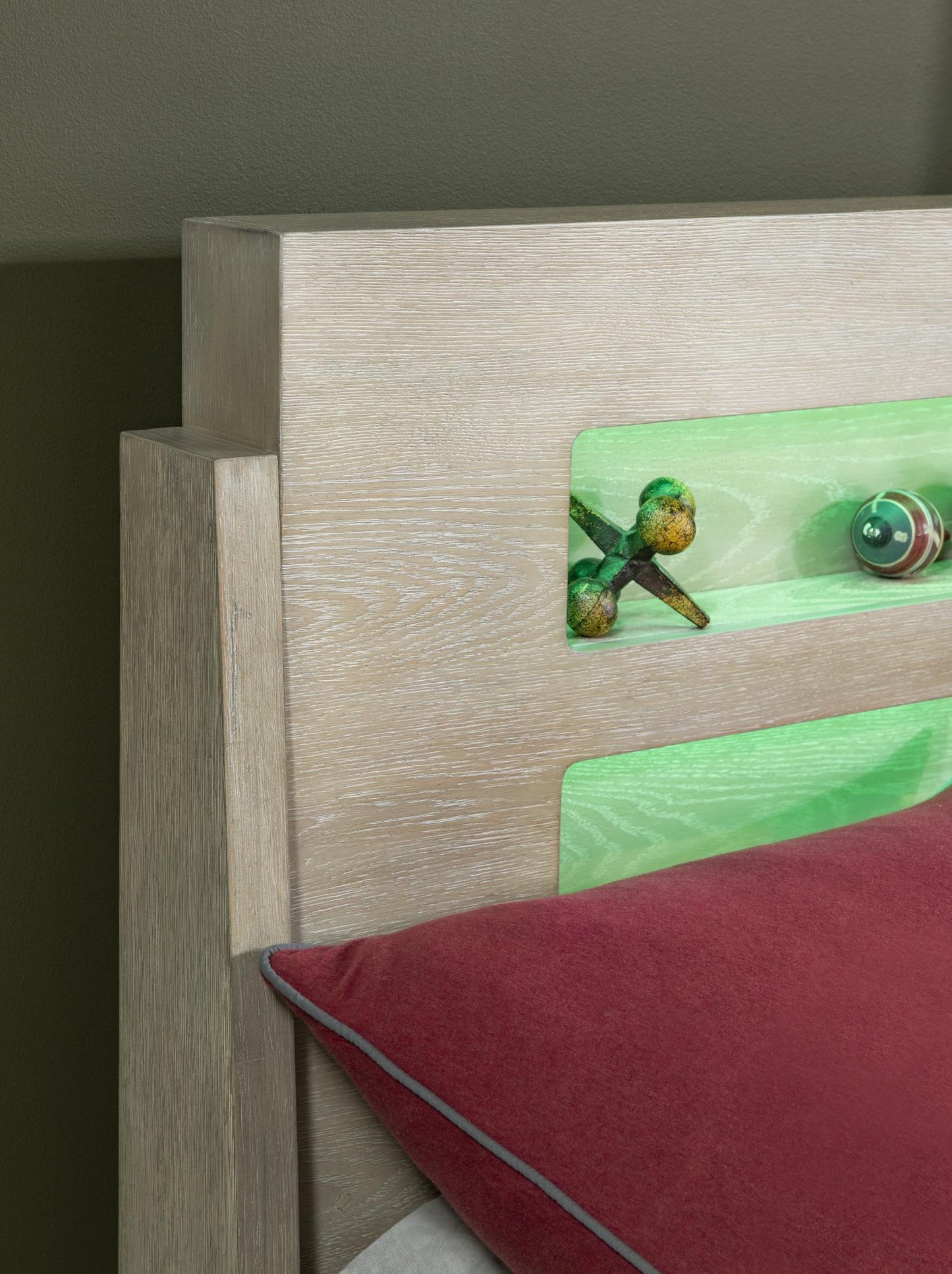 District - Complete Panel Bed