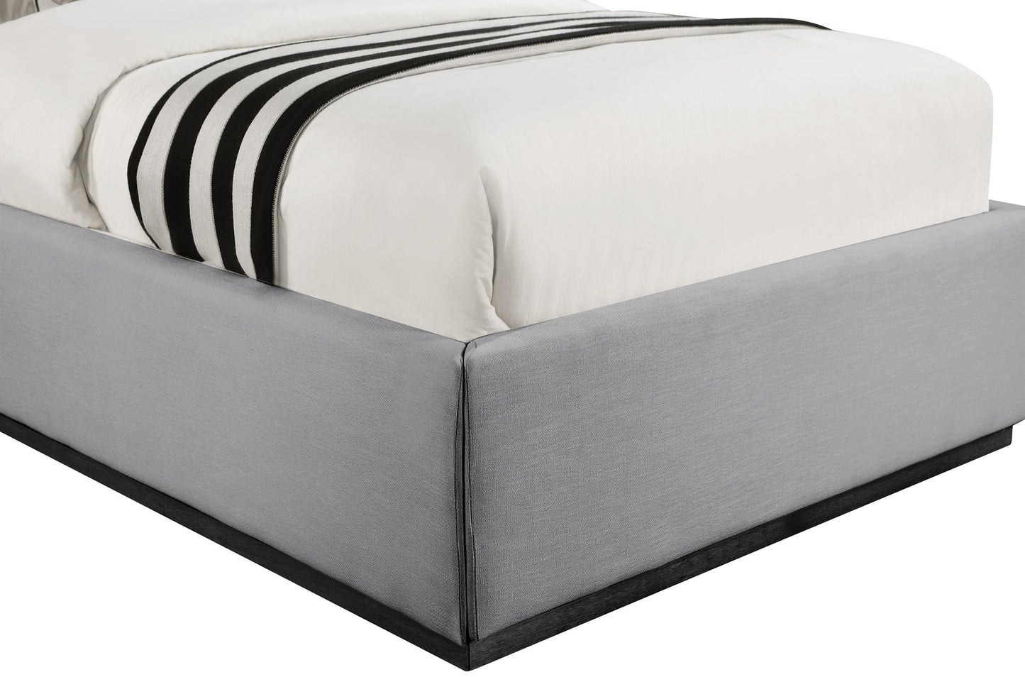 Logan - Bed