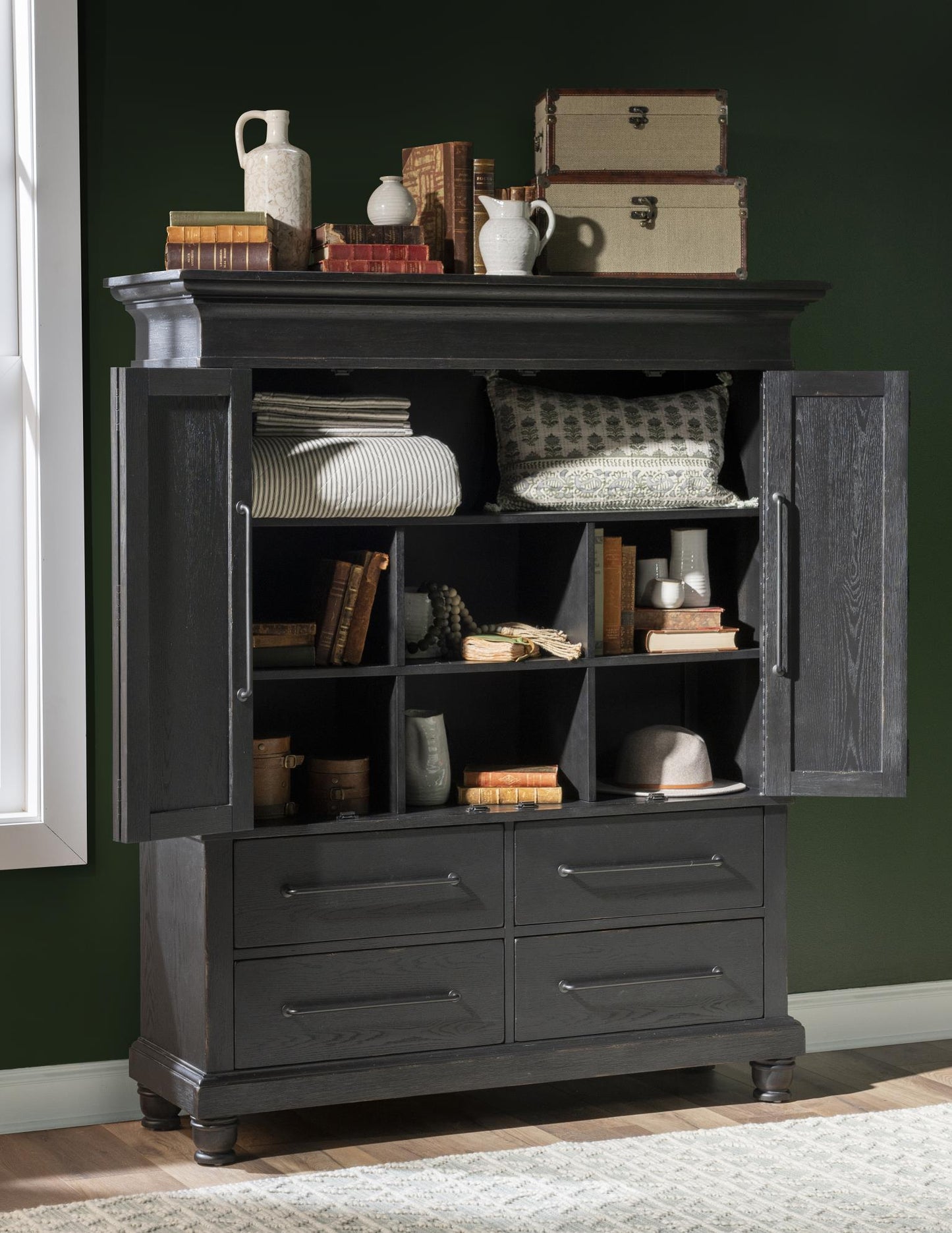 Vintage Market - Armoire