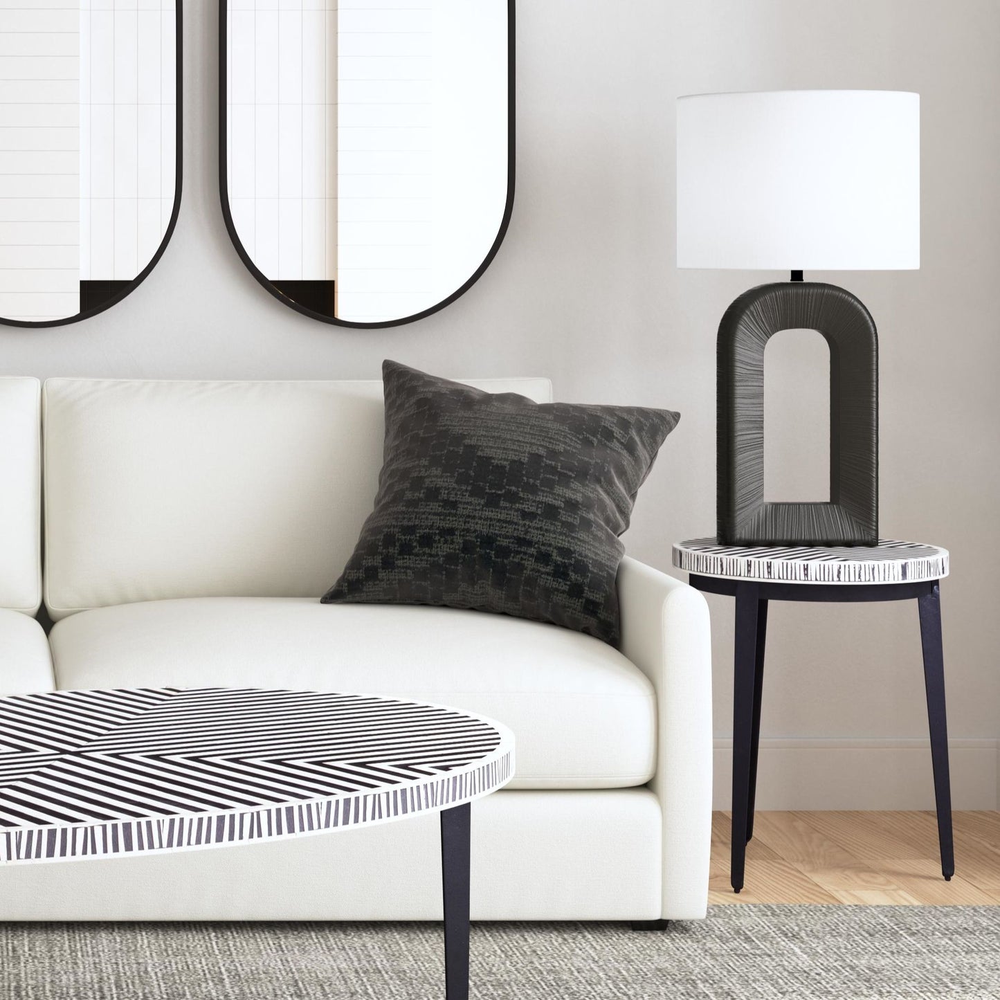 Leers - Table Lamp - Black / White