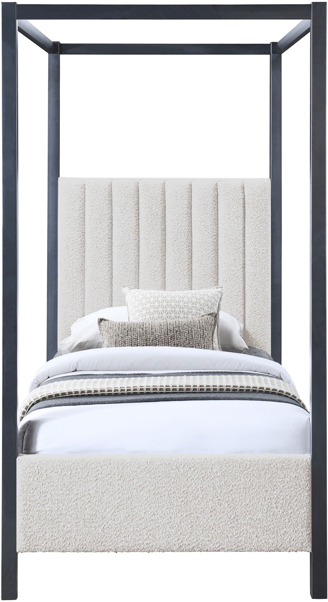 Kelly - Bed
