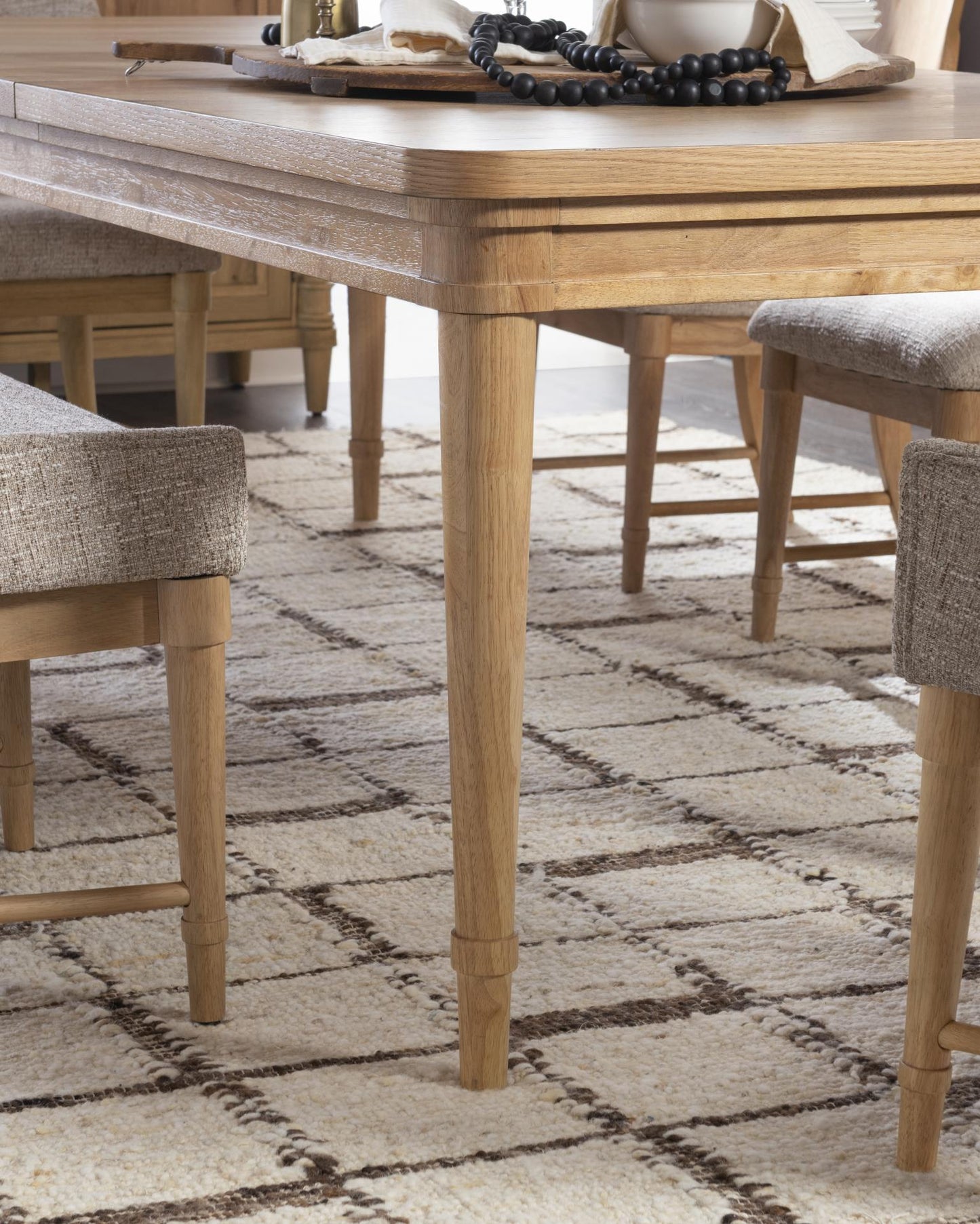Seraphina - Leg Table